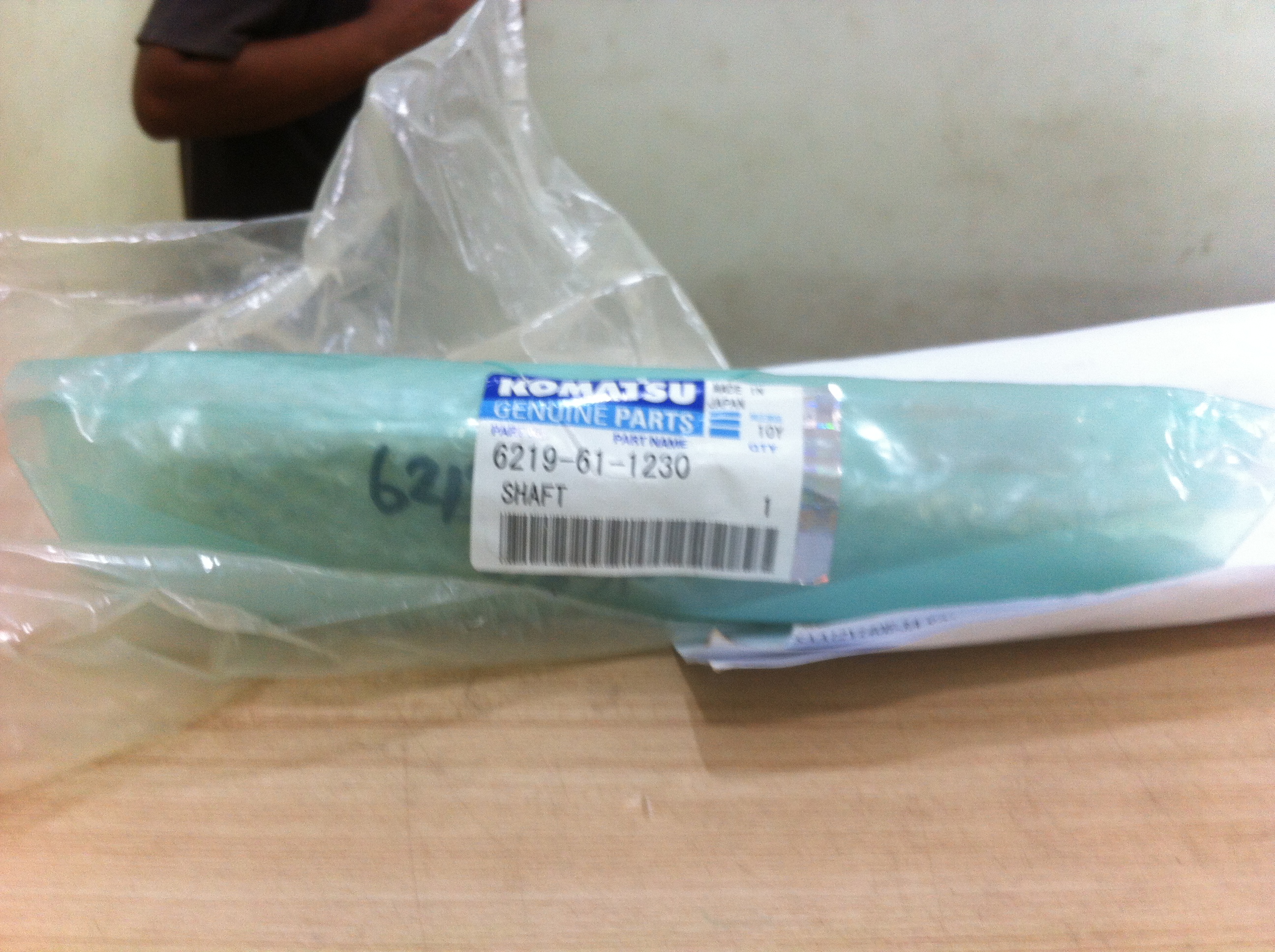 JUAL SHAFT P/N 6219-61-1230 GENUINE KOMATSU